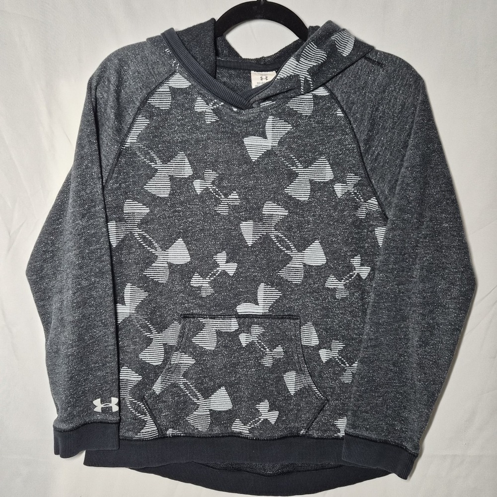 Under Armour boys' fleece hoodie with a gray camo logo print Youth Large